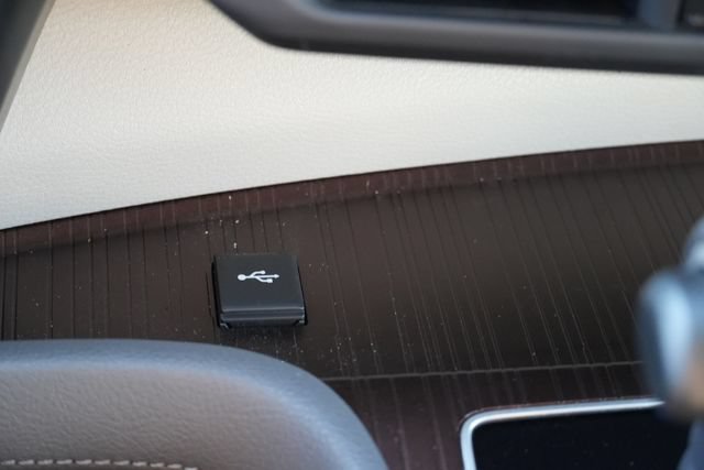 Used 2023 Toyota Sienna XLE FWD image 37