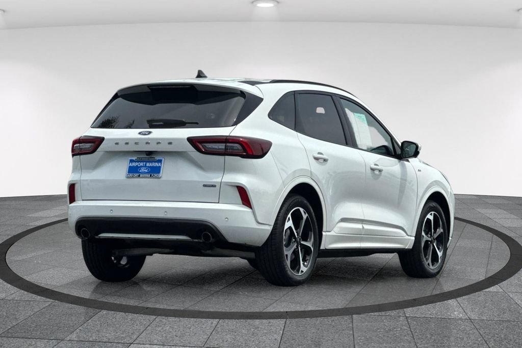 Certified 2023 Ford Escape ST-Line Elite AWD/4WD image 5