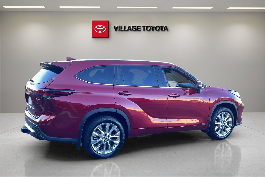 Certified 2026 Toyota Highlander Limited AWD/4WD image 5