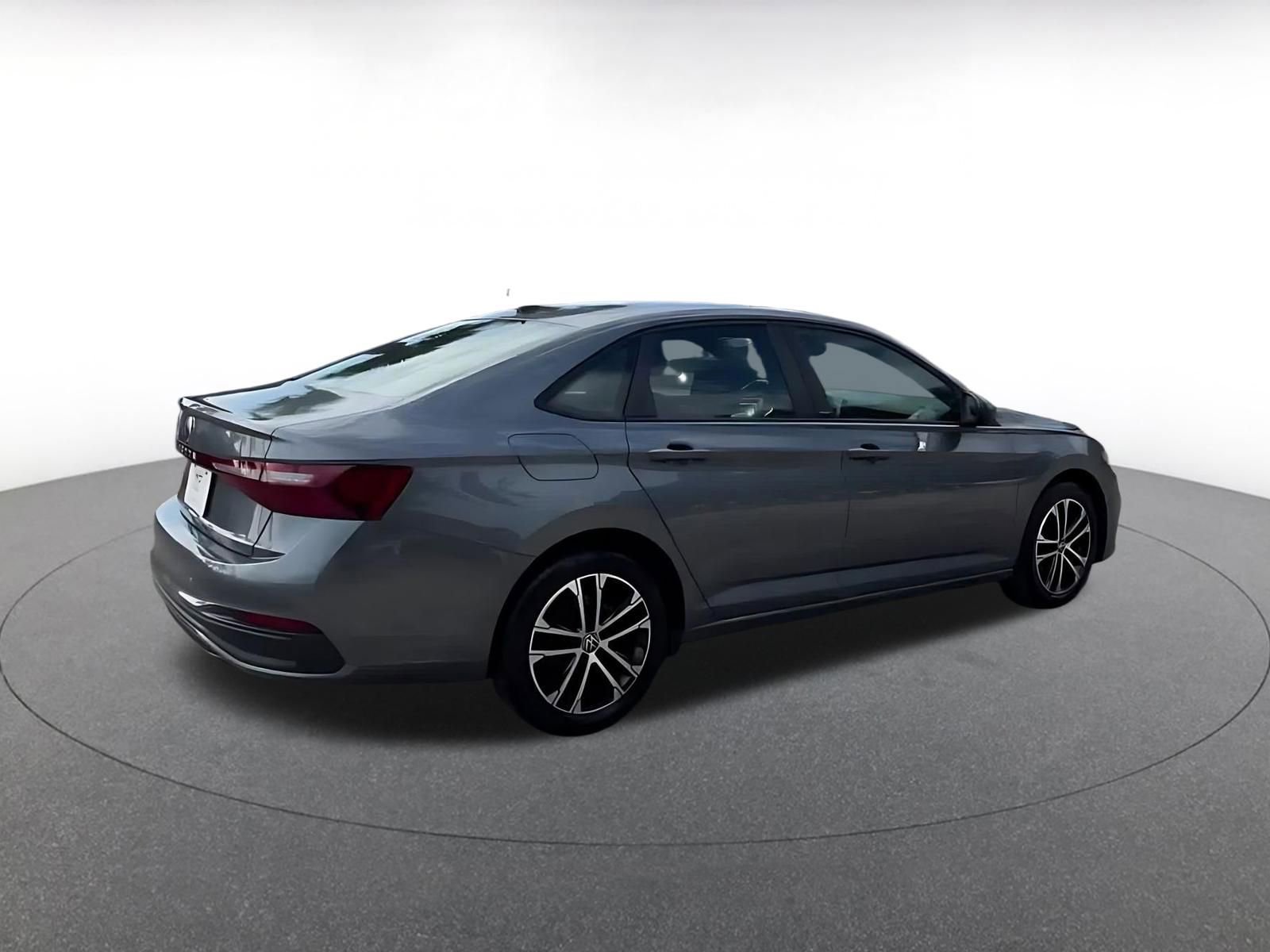 Used 2025 Volkswagen Jetta Sport image 14