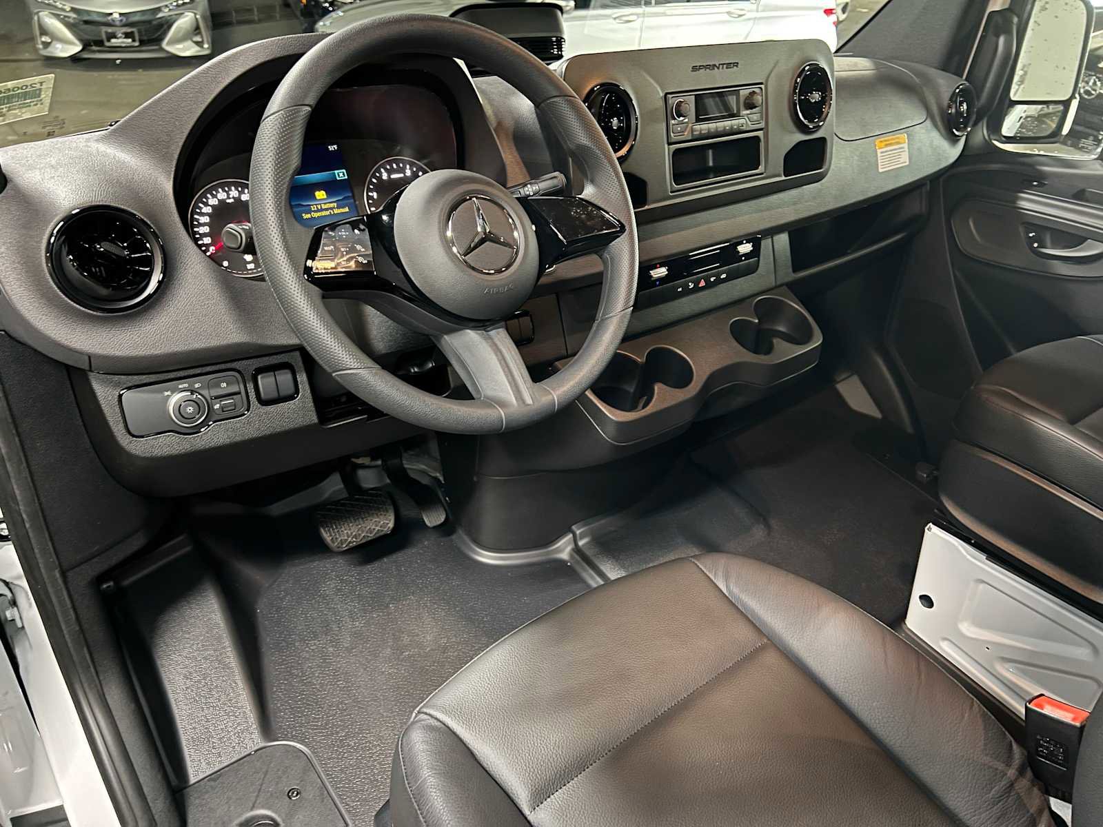 Used 2025 Mercedes-Benz Sprinter 2500 image 23
