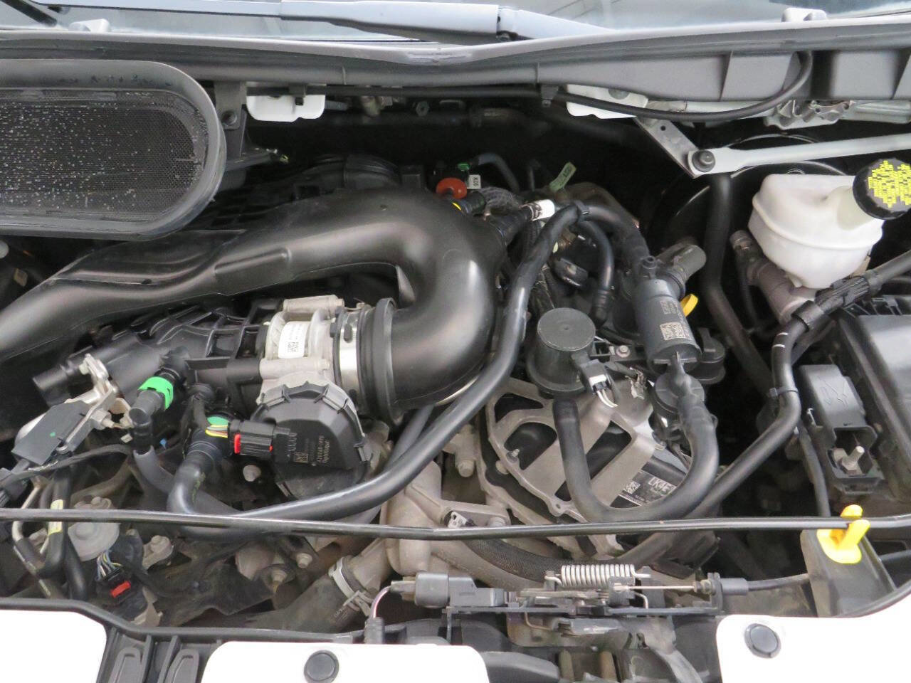 Used 2020 Ford Transit 250 Medium Roof w/ Load Area Protection Package image 28