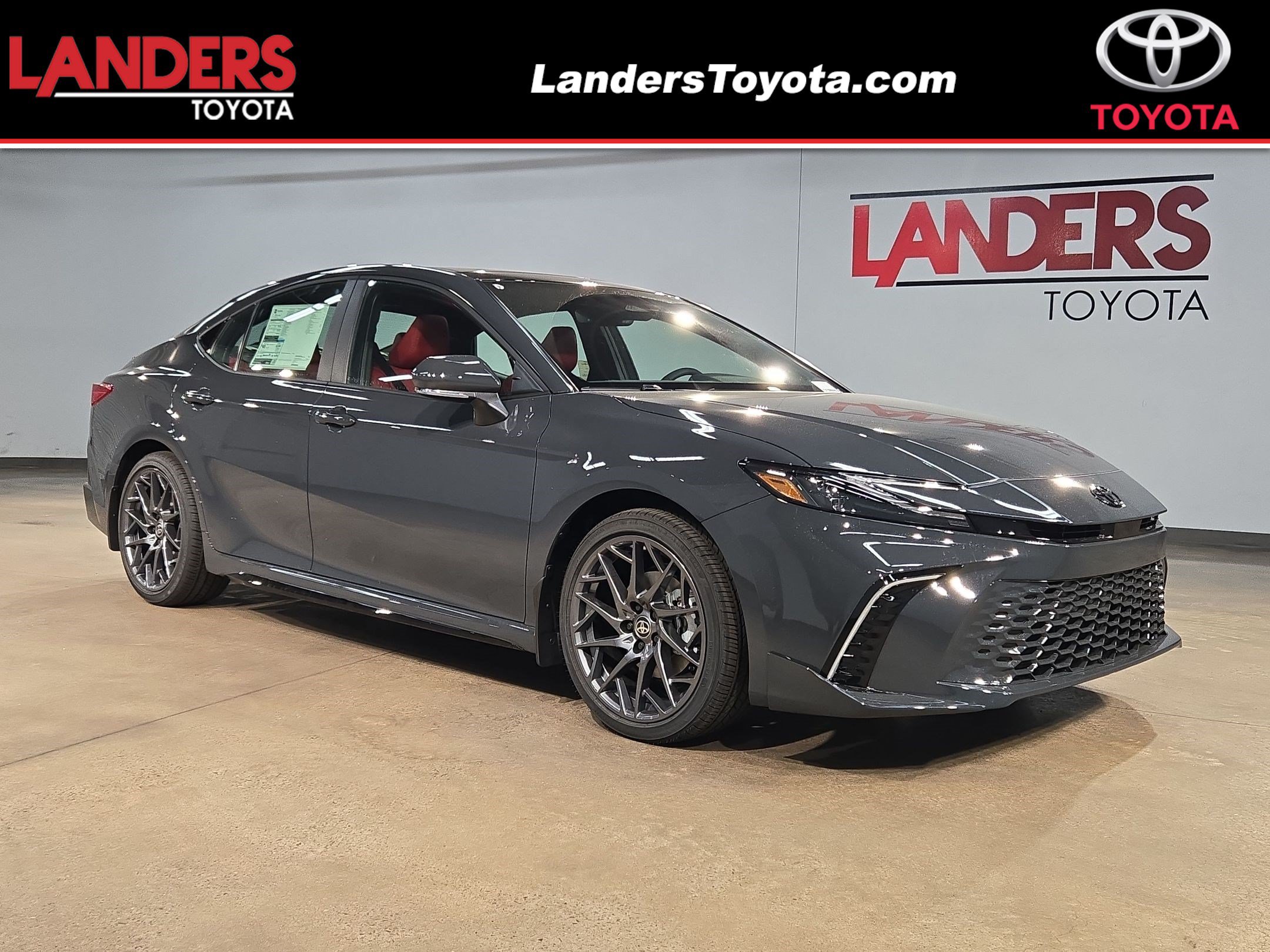 New 2026 Toyota Camry Hybrid FWD image 1