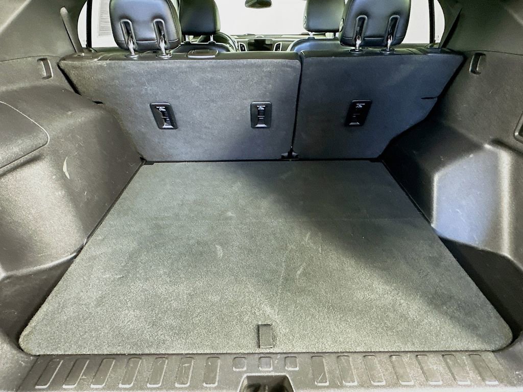 Used 2018 Chevrolet Equinox Premier AWD/4WD image 35