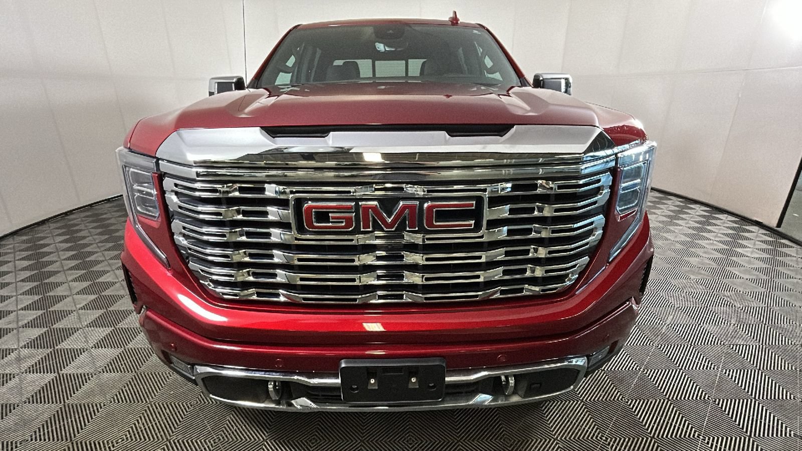 Used 2024 GMC Sierra 1500 Denali w/ Denali Reserve Package AWD/4WD image 9