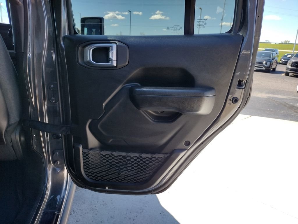Used 2024 Jeep Wrangler Unlimited Rubicon AWD/4WD image 29