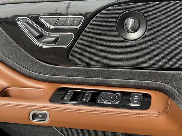 Used 2023 Lincoln Aviator Reserve w/ Elements Package Plus image 27