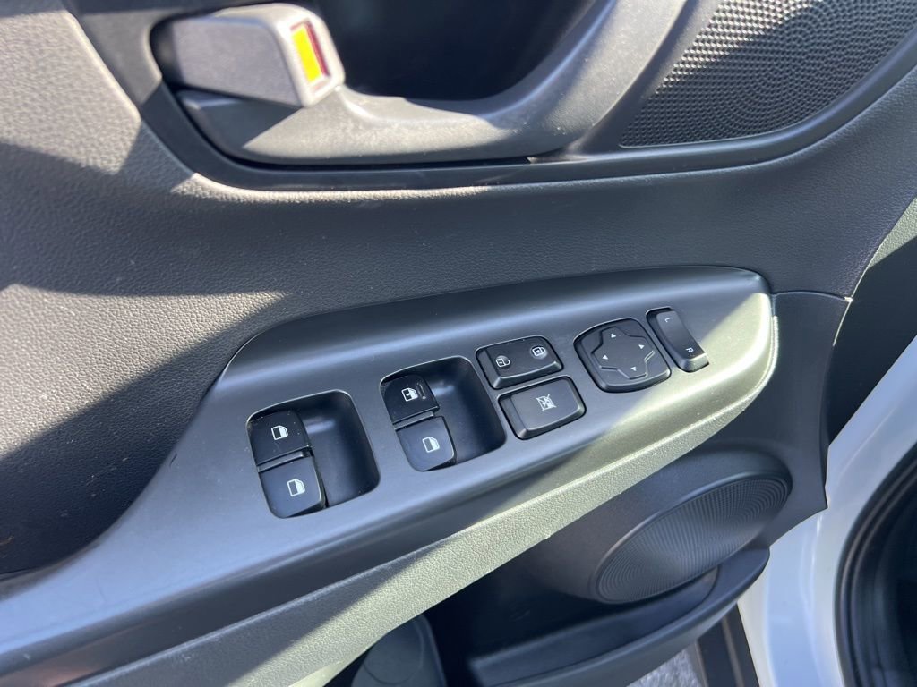 Used 2021 Hyundai Kona SE AWD/4WD image 19
