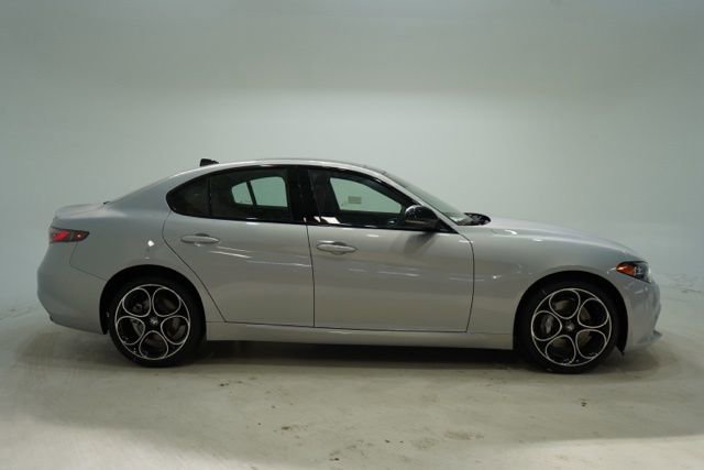 New 2025 Alfa Romeo Giulia AWD w/ Driving Assist Package image 8