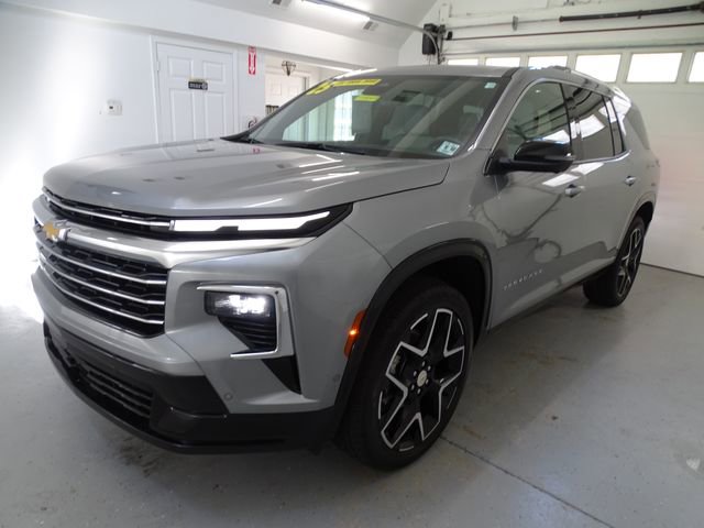 Used 2025 Chevrolet Traverse High Country w/ LPO, Floor Liner Package AWD/4WD image 17