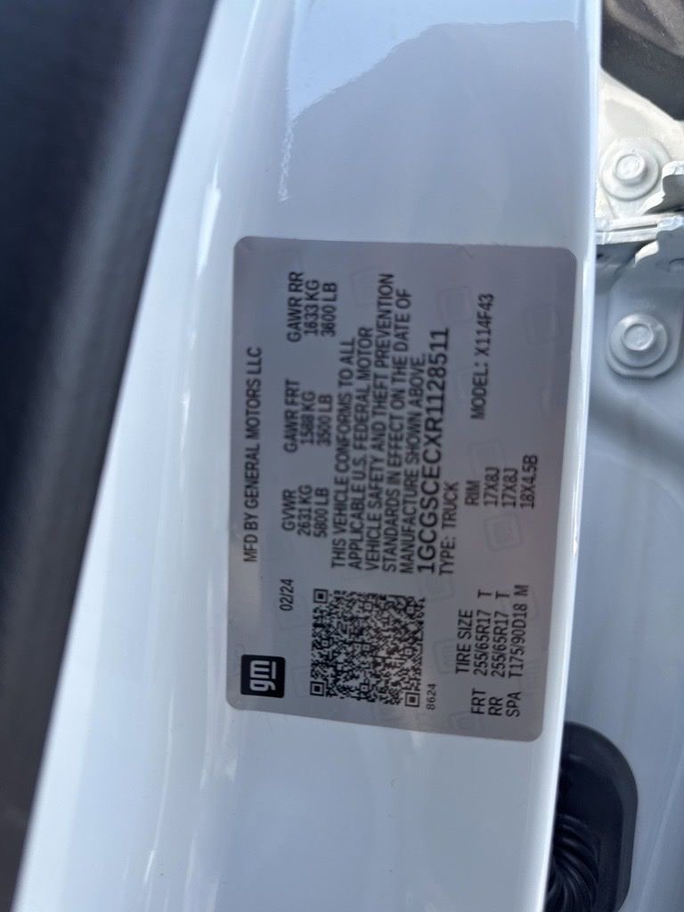 Used 2024 Chevrolet Colorado LT image 32