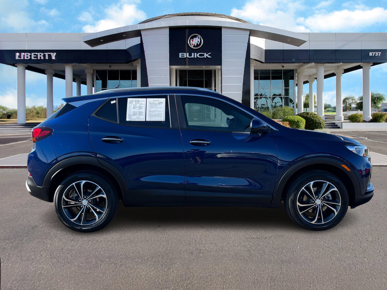 Used 2023 Buick Encore GX Select image 3
