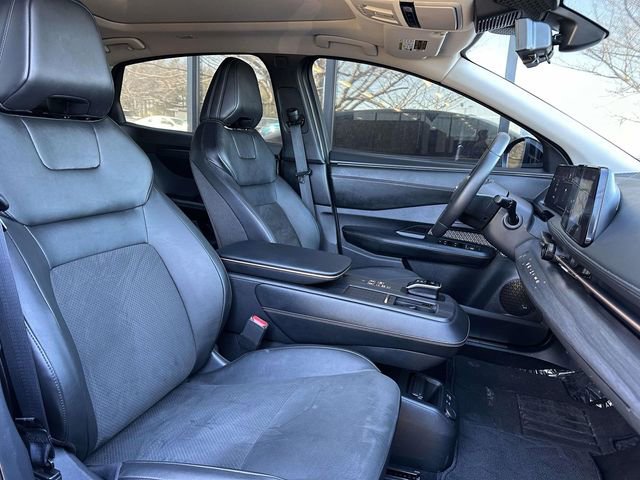 Used 2024 Nissan Ariya AWD image 9