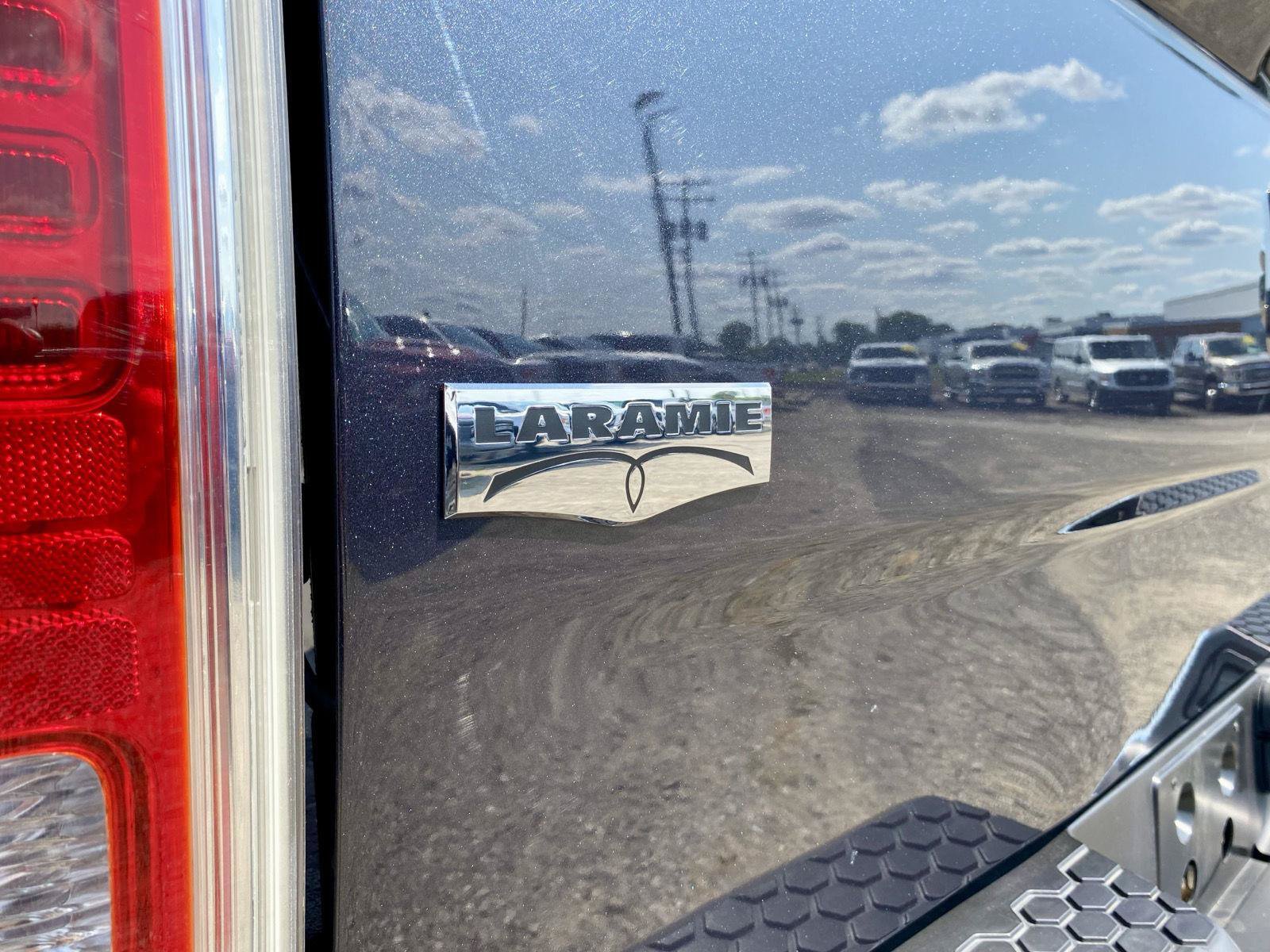 Used 2015 RAM 2500 Laramie w/ Convenience Group AWD/4WD image 32