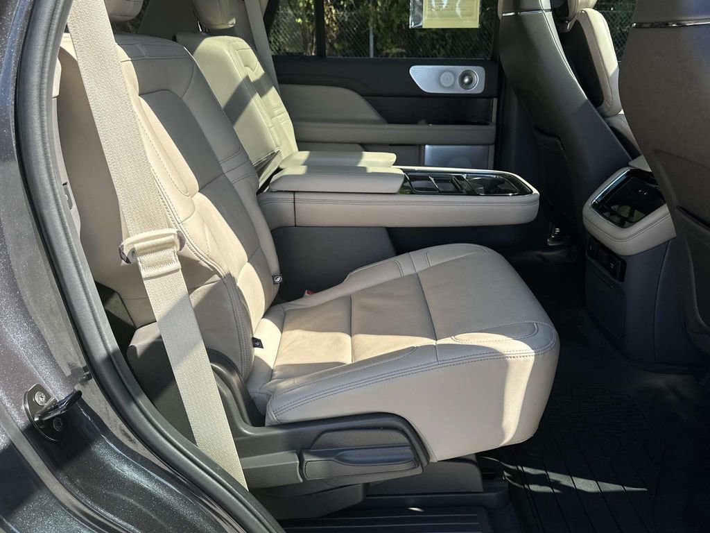 Certified 2024 Lincoln Navigator Reserve image 15