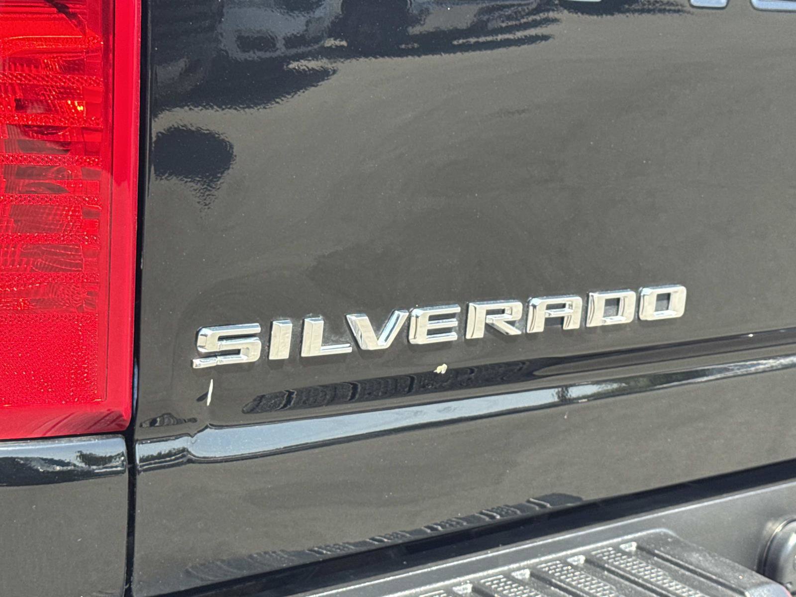 Used 2025 Chevrolet Silverado 2500 LT w/ Convenience Package image 27