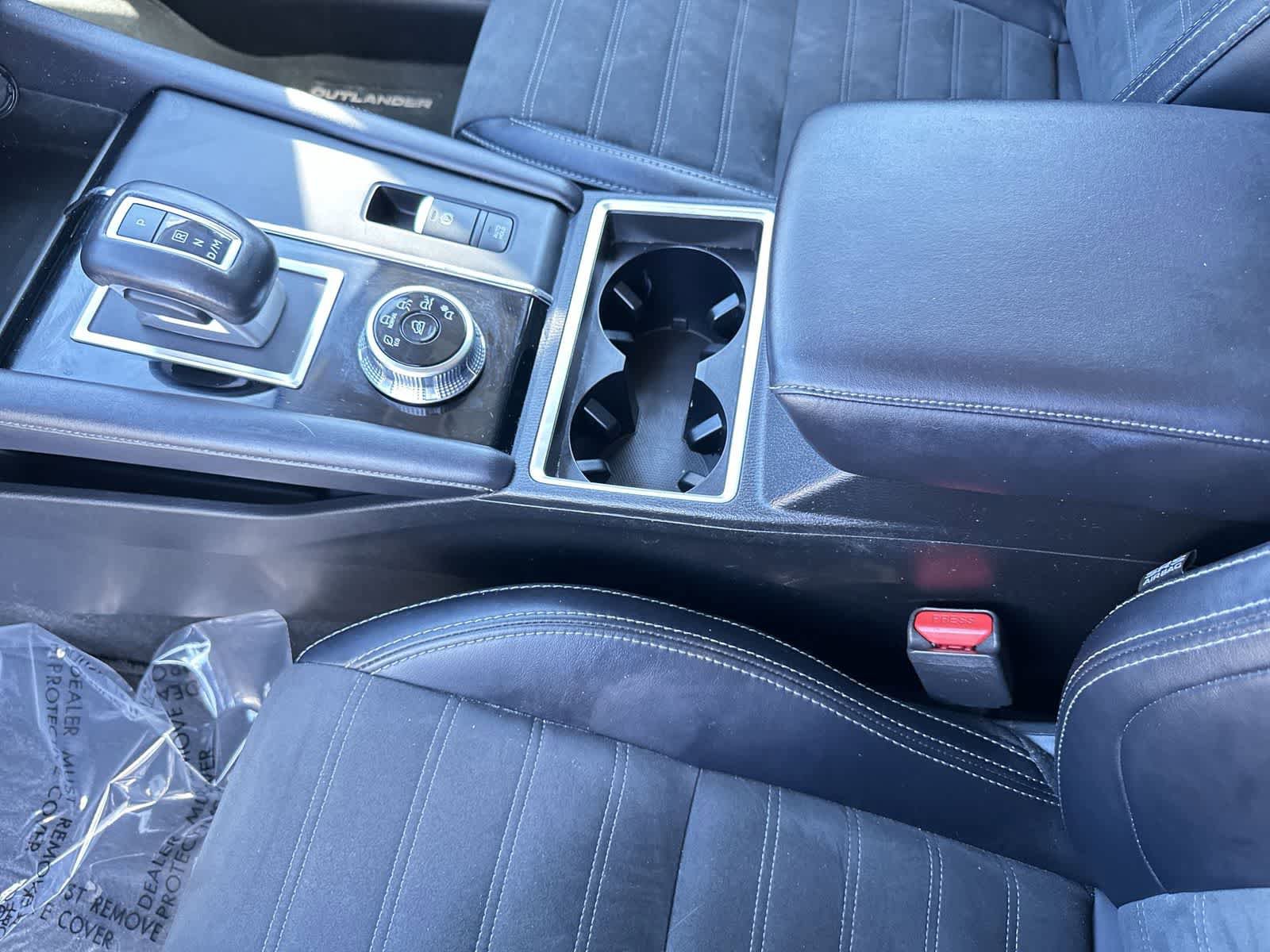 Used 2024 Mitsubishi Outlander SE FWD image 19