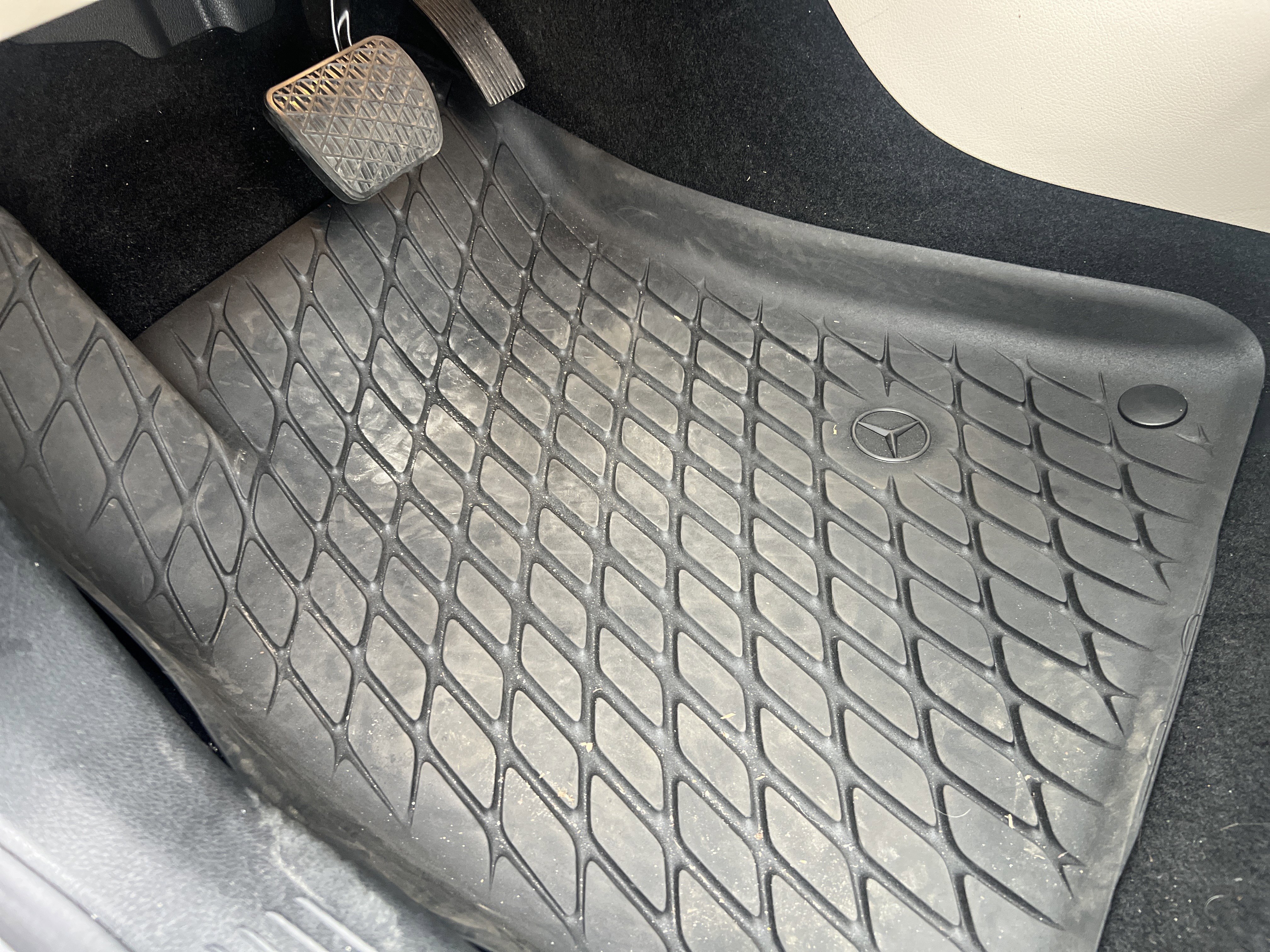 Used 2025 Mercedes-Benz GLA 250 4MATIC image 17