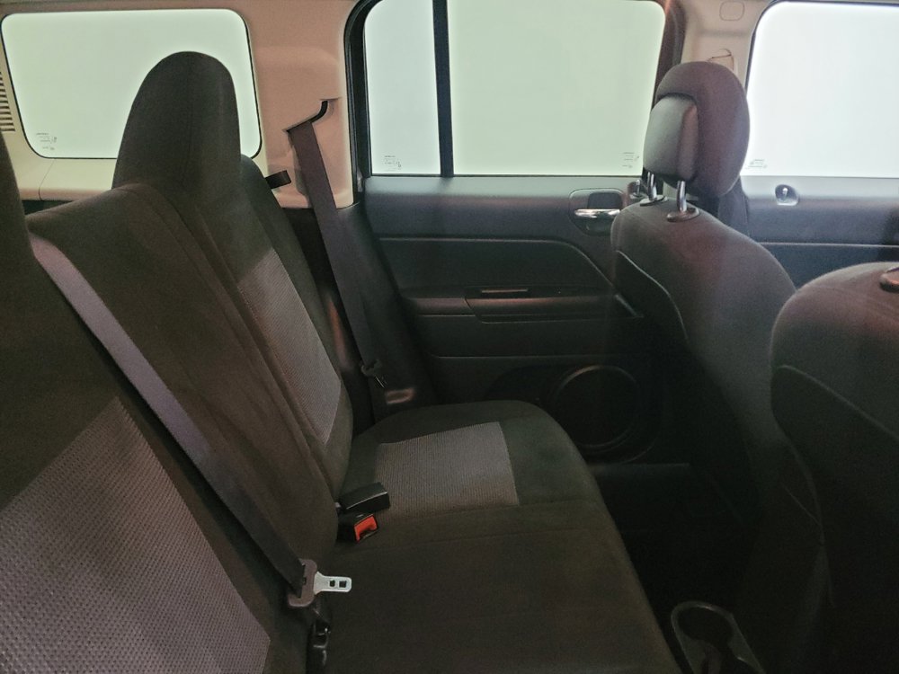 Used 2016 Jeep Patriot Latitude FWD image 19