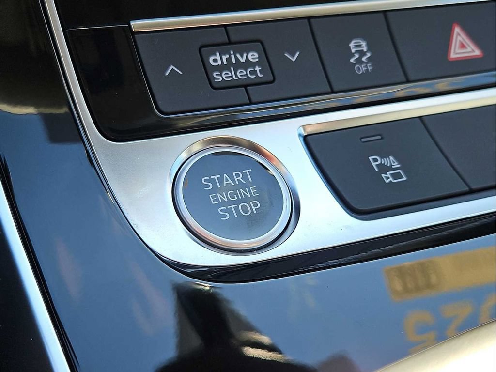 Certified 2025 Audi Q8 Premium AWD/4WD image 23