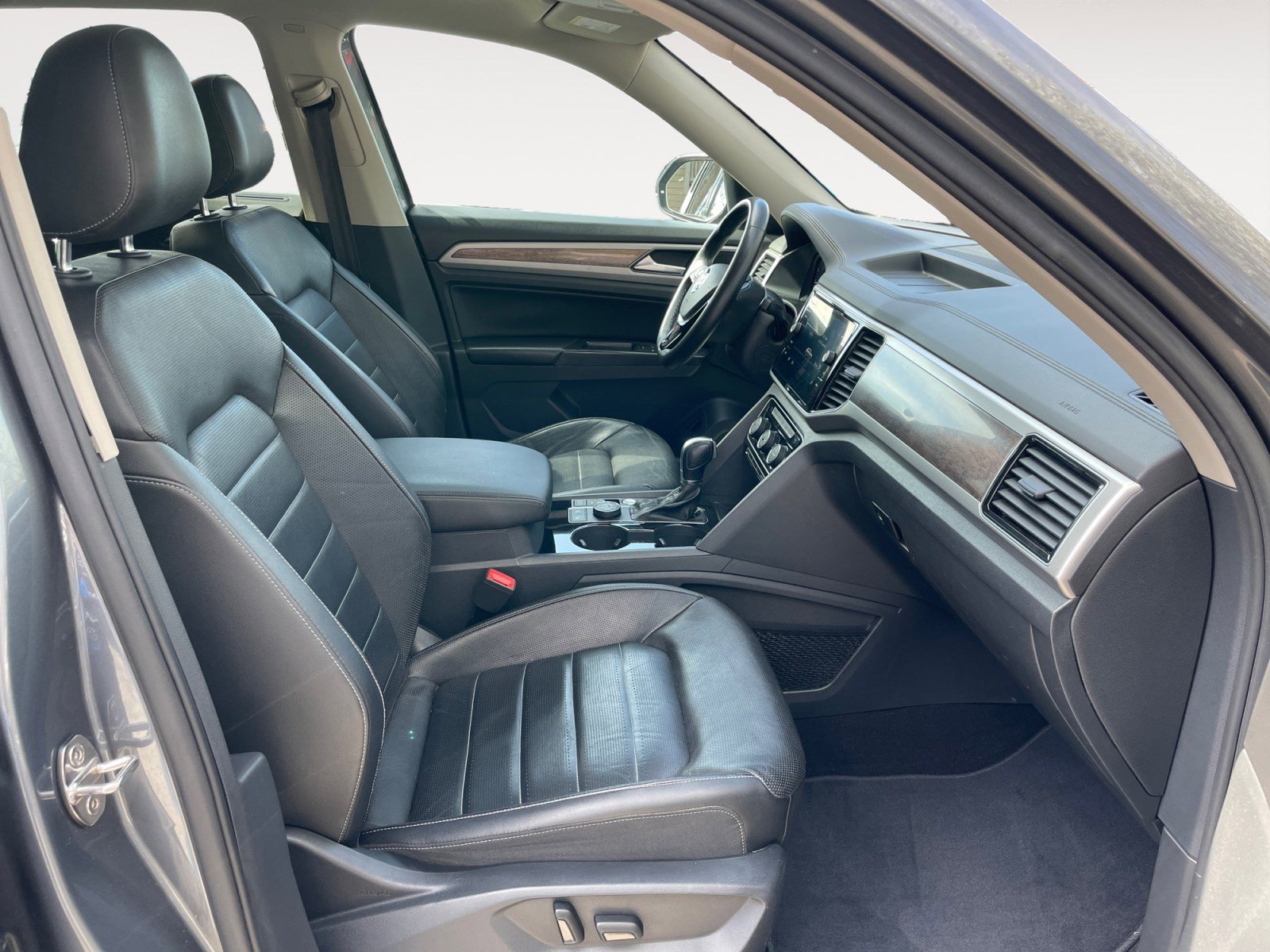 Used 2018 Volkswagen Atlas SEL Premium image 15