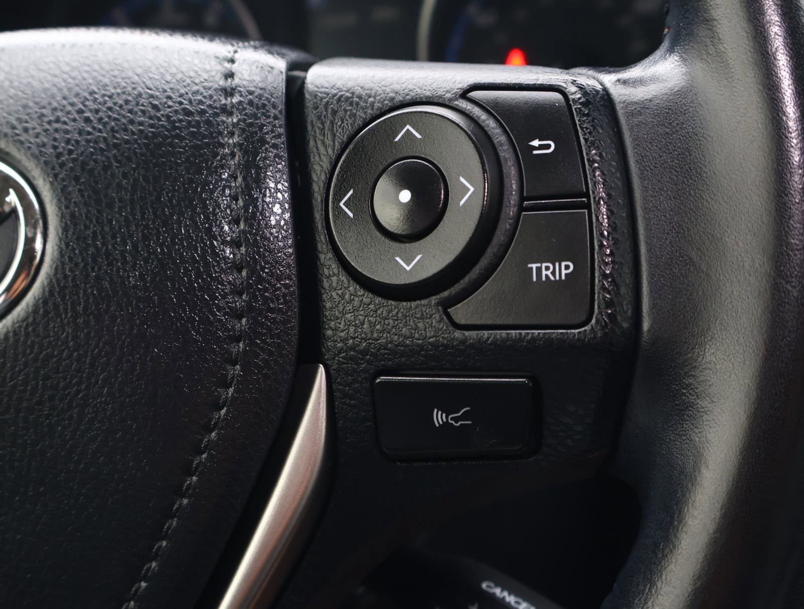 Used 2017 Toyota RAV4 XLE image 25