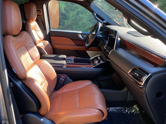 Used 2021 Lincoln Navigator Reserve w/ Luxury Package AWD/4WD image 36