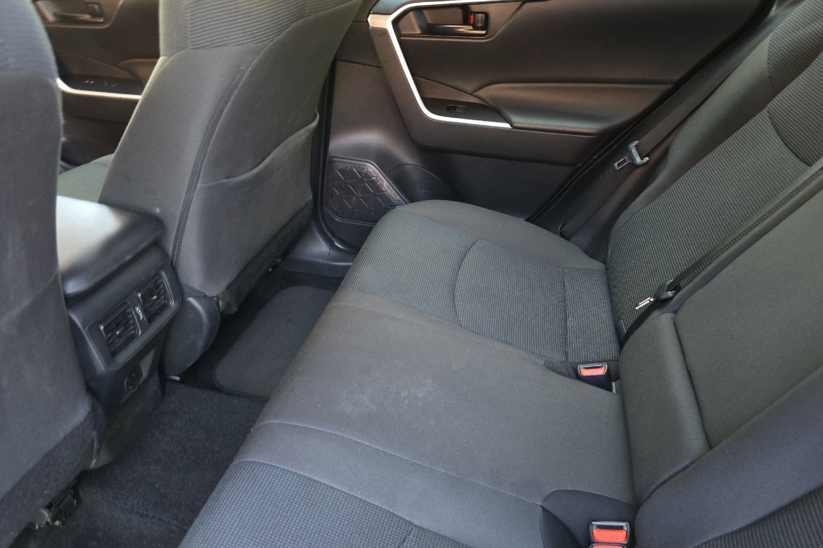 Used 2023 Toyota RAV4 LE image 14