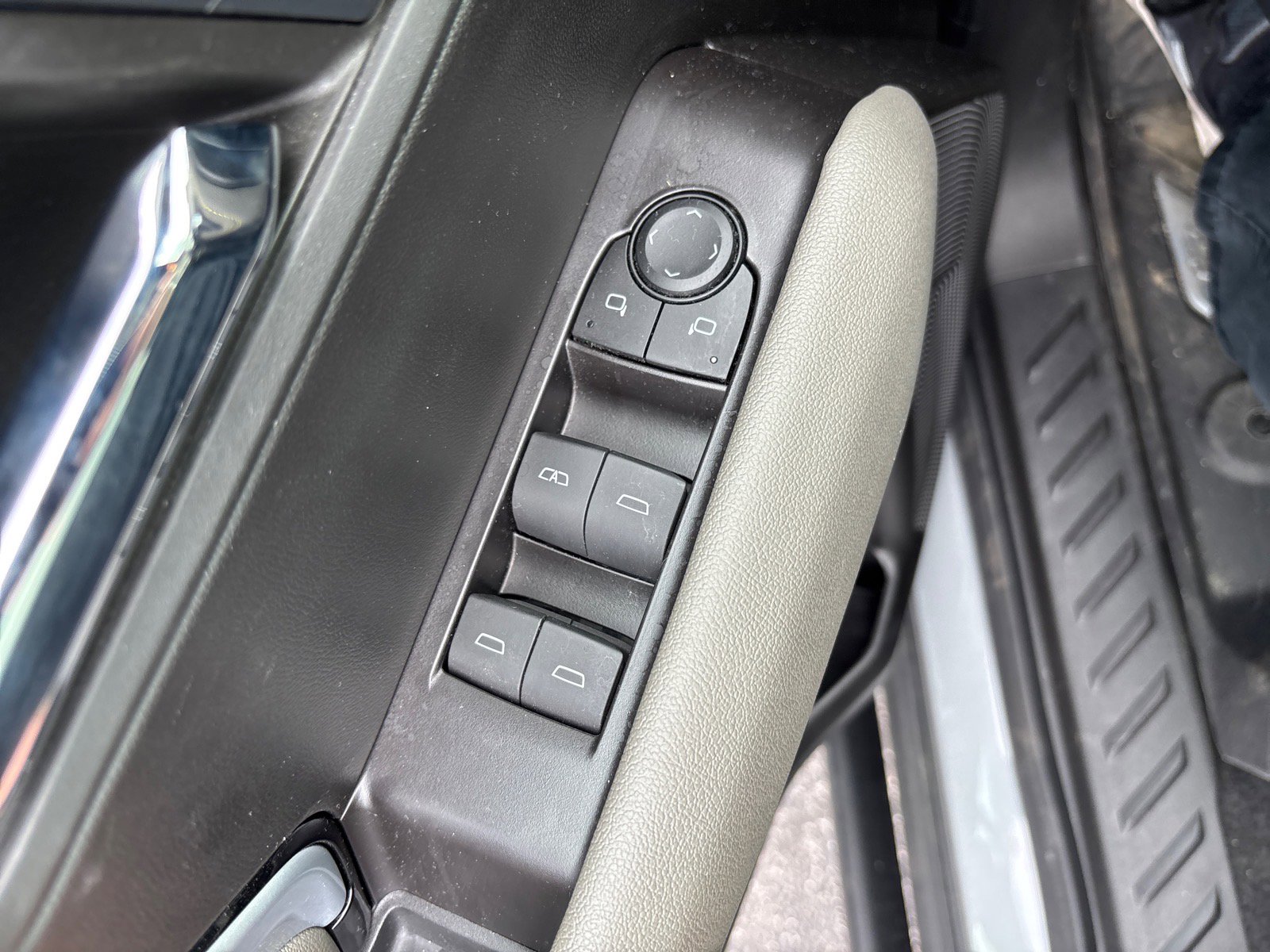 Used 2024 Chevrolet Colorado ZR2 w/ ZR2 Convenience Package III AWD/4WD image 38
