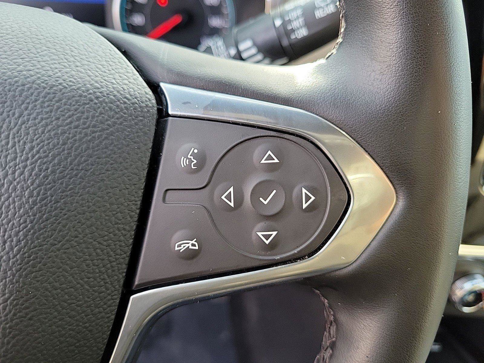 Used 2023 Chevrolet Traverse LT image 23