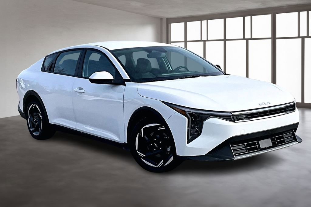 Used 2025 Kia K4 EX image 13