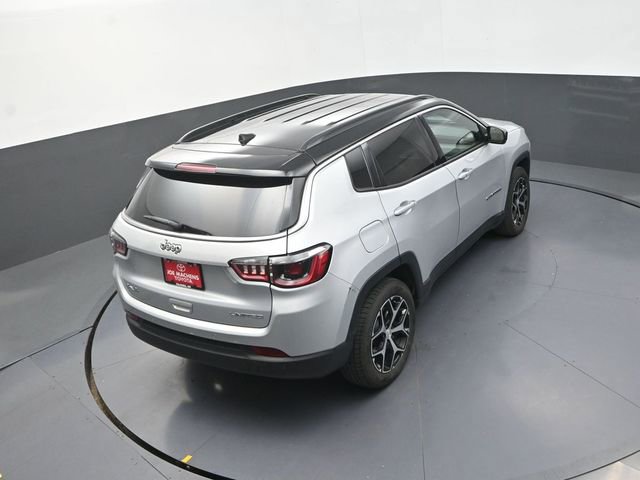 Used 2024 Jeep Compass Limited AWD/4WD image 19