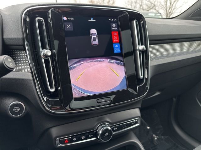 Certified 2023 Volvo XC40 B5 Plus w/ Climate Package image 23