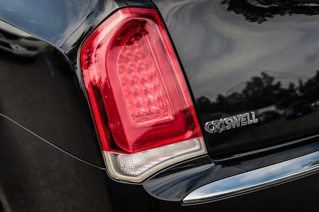 Used 2015 Chrysler 300 C RWD image 21