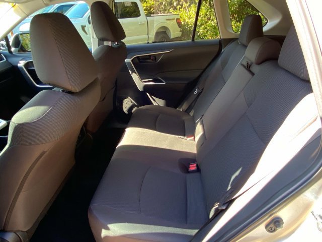 Used 2025 Toyota RAV4 LE AWD/4WD image 8