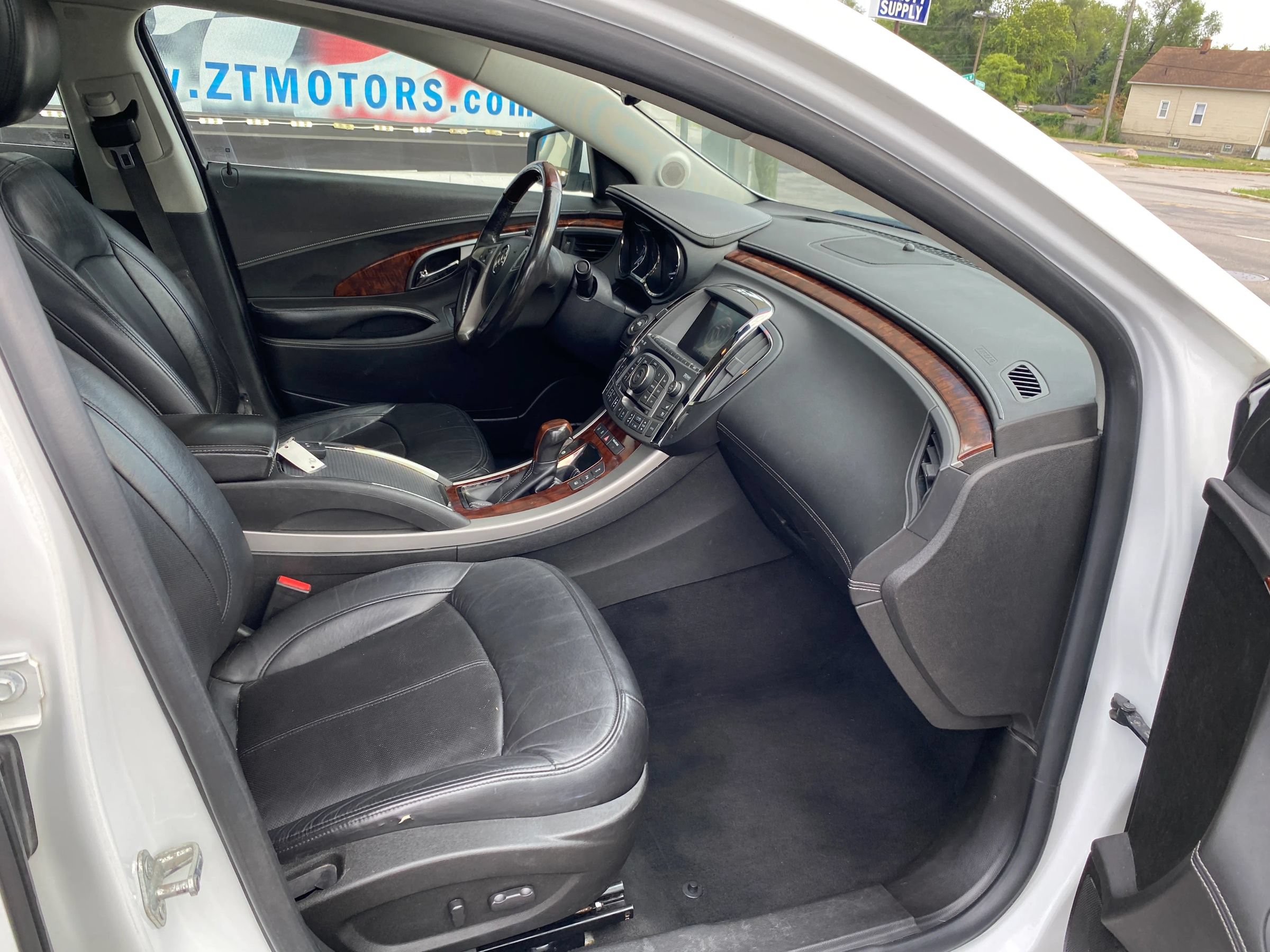Used 2011 Buick LaCrosse CXS w/ Driver Confidence Package FWD image 12
