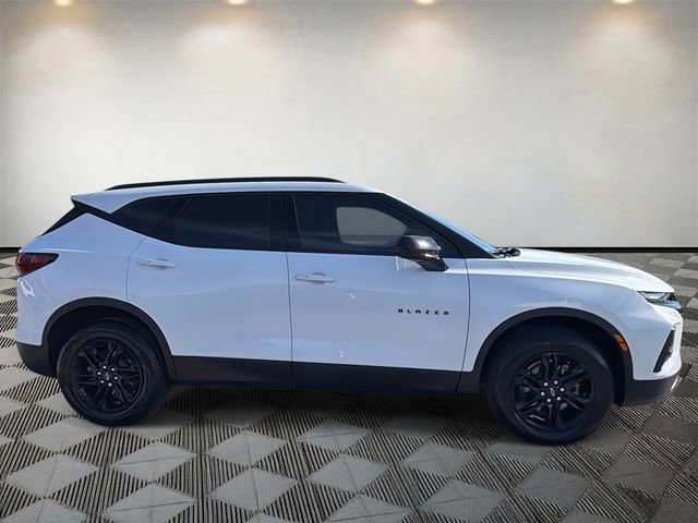 Used 2022 Chevrolet Blazer LT w/ Midnight/Sport Edition image 4
