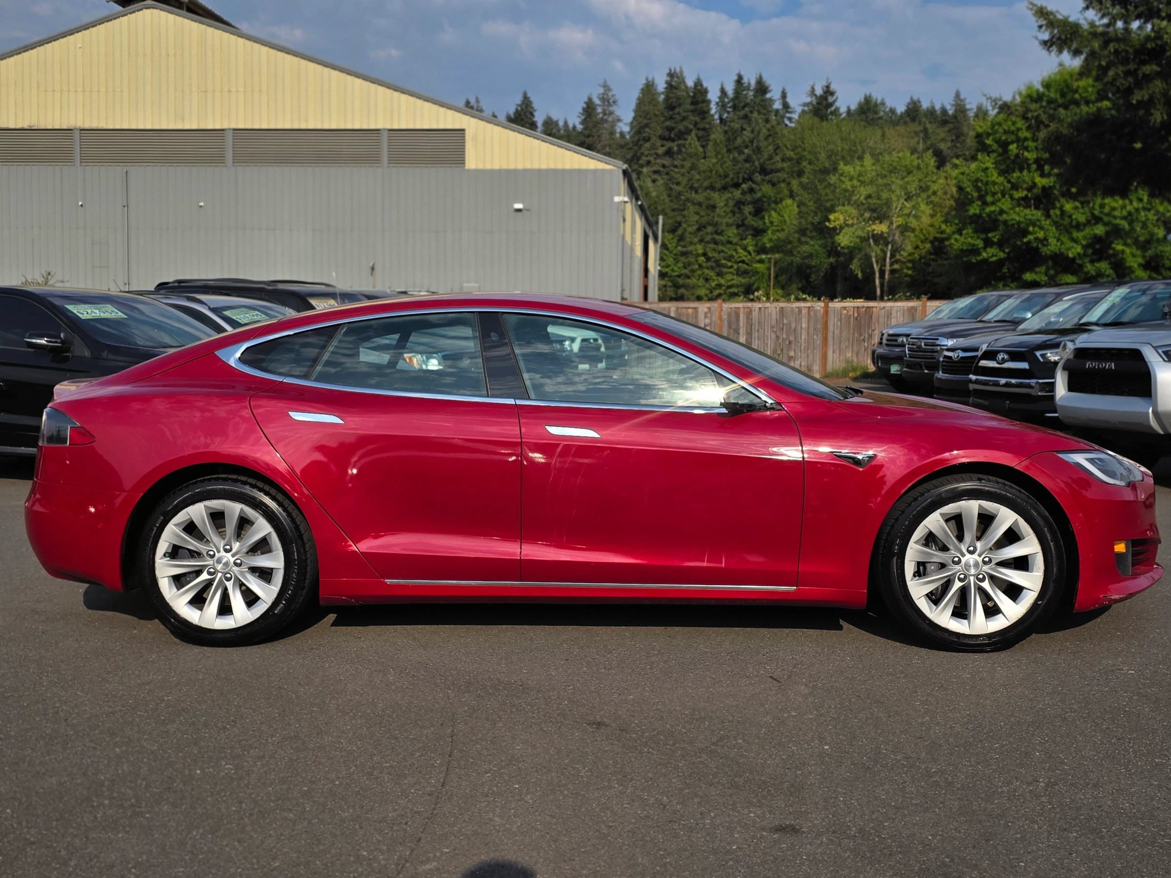 Used 2017 Tesla Model S 60 RWD image 9