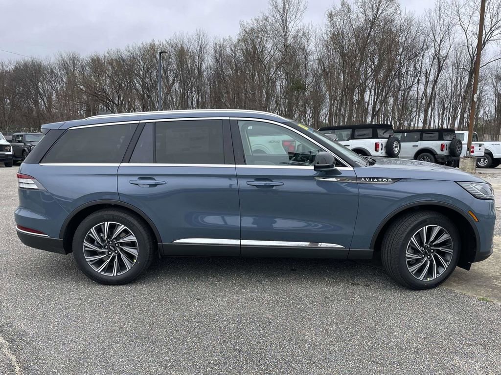 New 2026 Lincoln Aviator 2WD image 2
