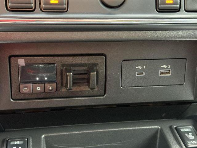 Certified 2024 Nissan Titan SV w/ SV Convenience Package RWD image 7
