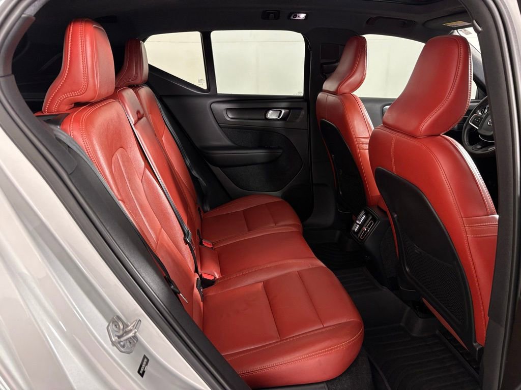 Used 2019 Volvo XC40 T5 Momentum AWD/4WD image 38