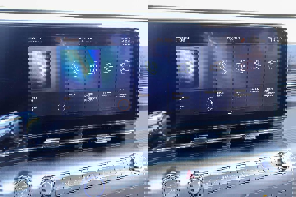 New 2026 Hyundai Kona SEL Premium image 3