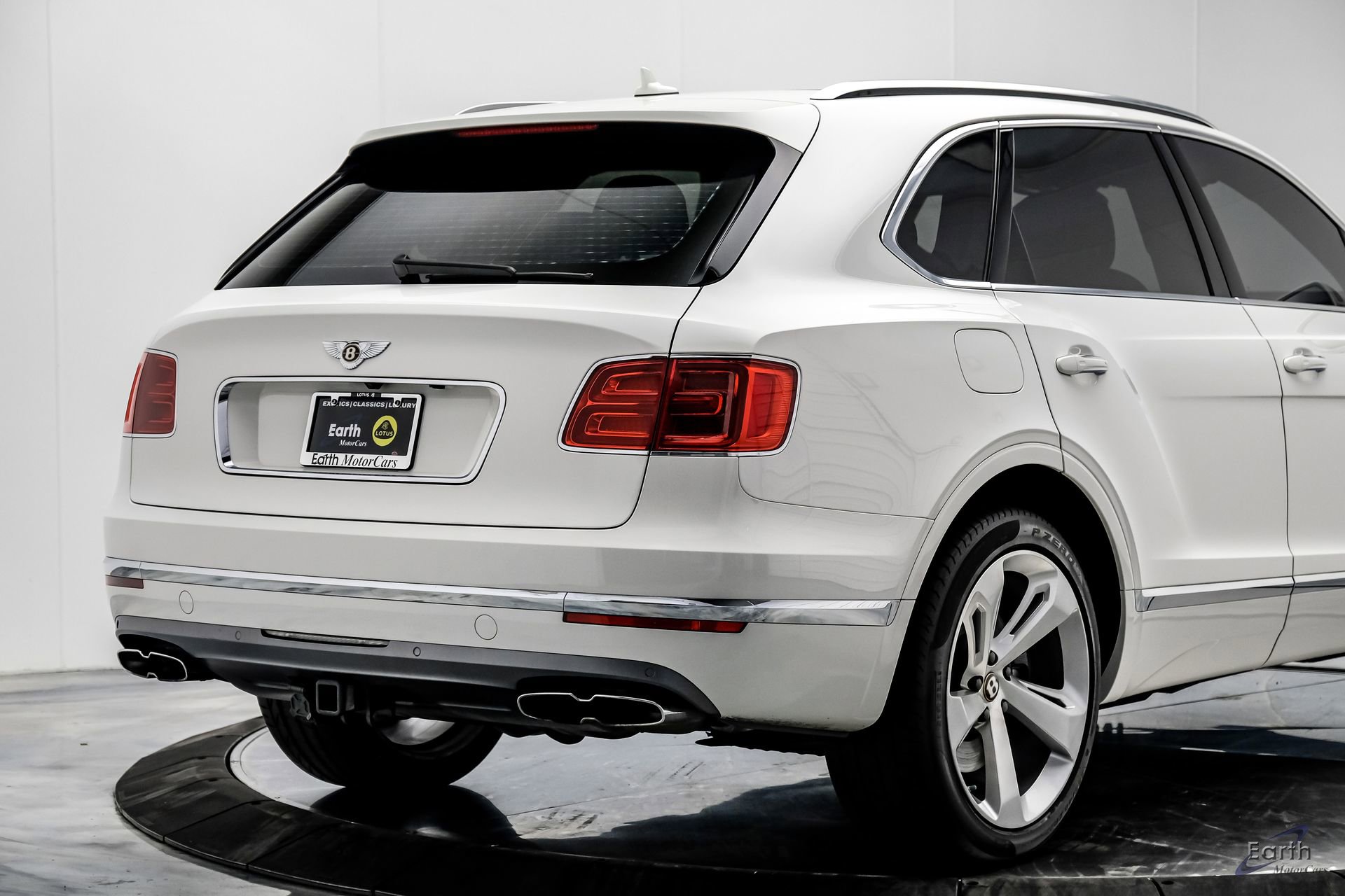 Used 2019 Bentley Bentayga image 17