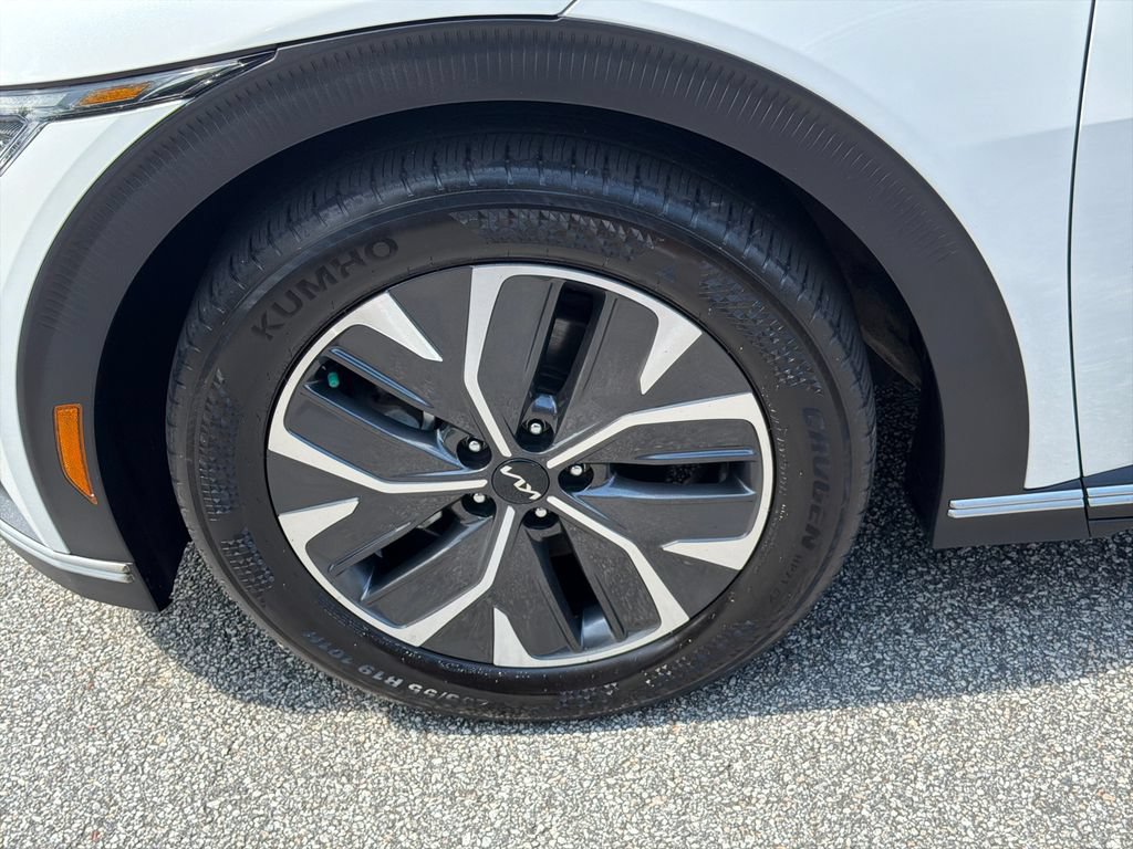 Used 2022 Kia EV6 Light RWD image 11