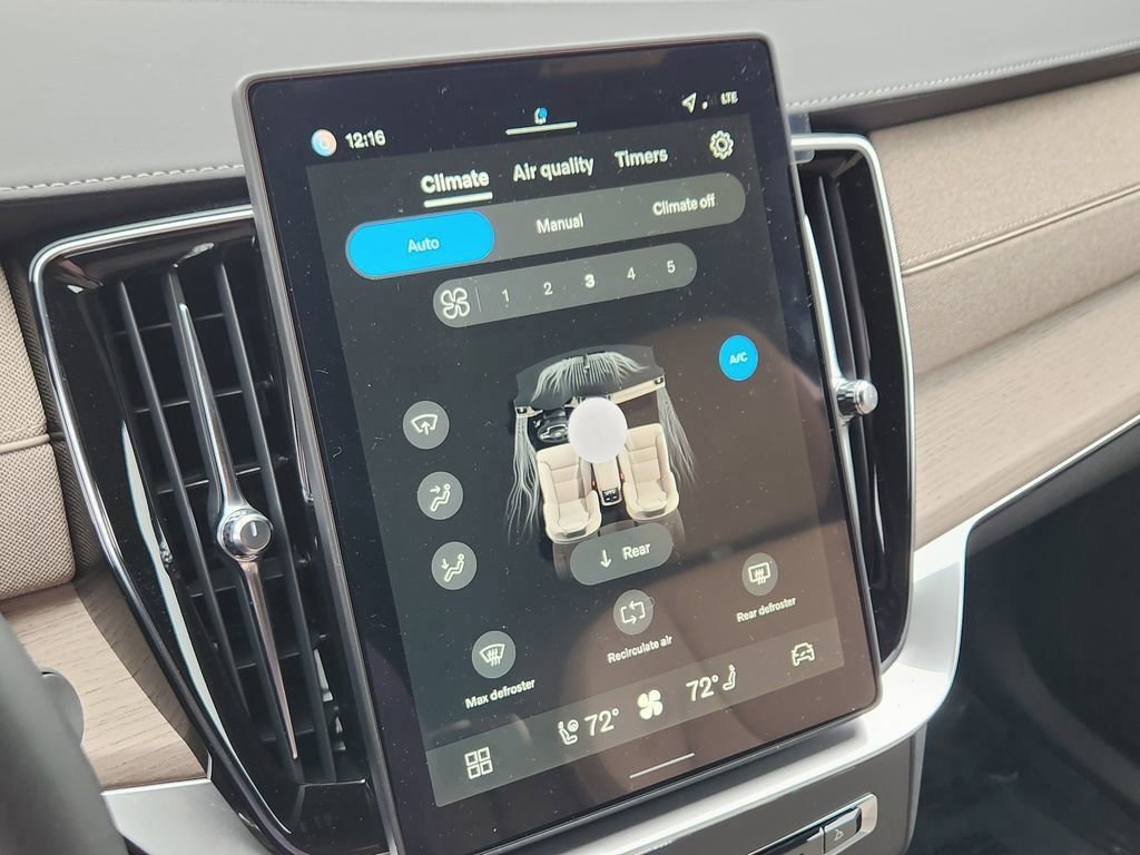 New 2026 Volvo XC90 T8 Plus w/ Protection Package Premier image 9