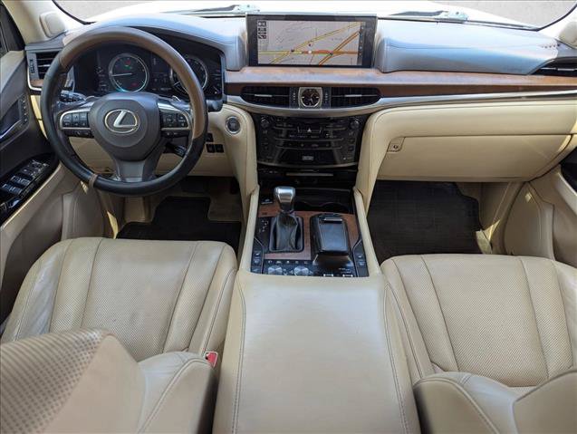 Used 2016 Lexus LX 570 4WD w/ Luxury Package image 17