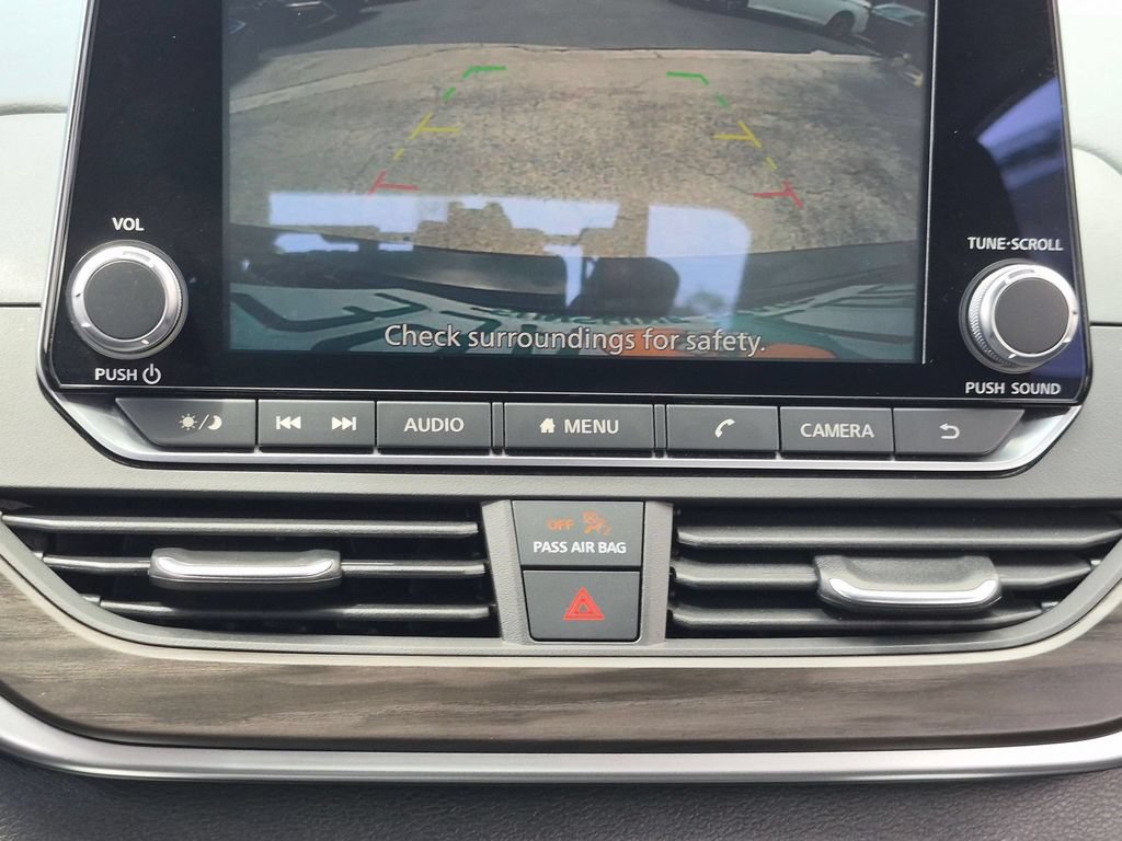 Used 2025 Nissan Altima 2.5 SV FWD image 19