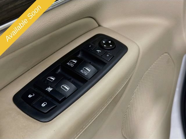 Used 2019 Jeep Grand Cherokee Overland w/ Jeep Active Safety Group AWD/4WD image 18