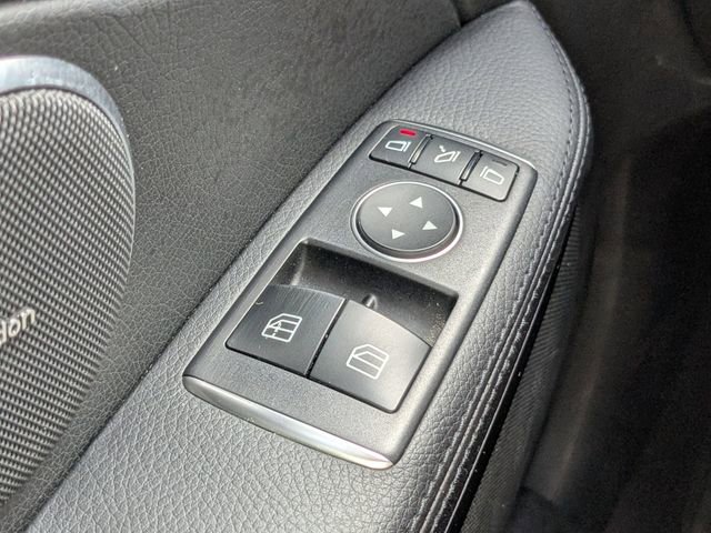 Used 2018 Mercedes-Benz SLC 300 image 22