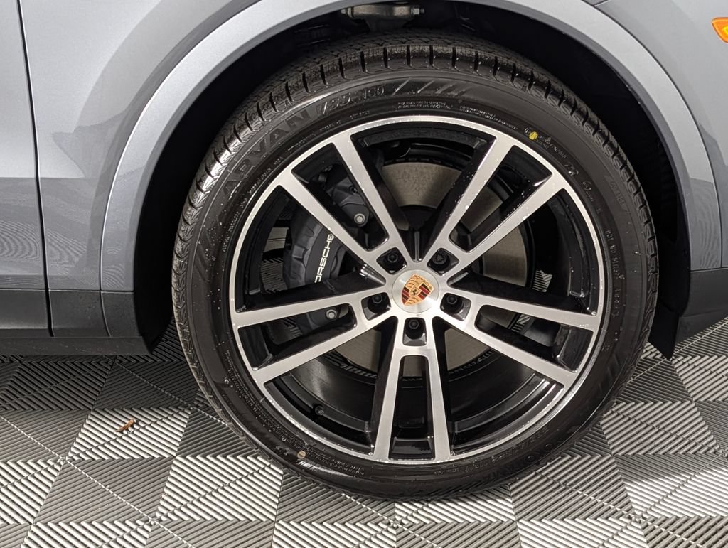 New 2026 Porsche Cayenne AWD/4WD image 14